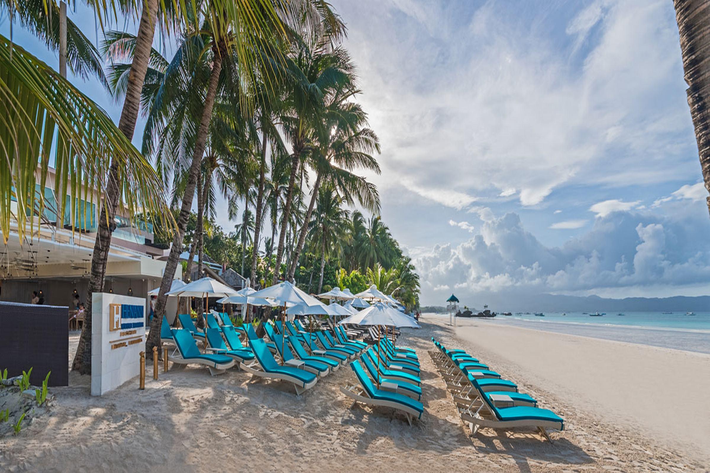 Henann Prime Beach Resort Balabag  Exterior photo Beach at the Shangri-La Resort